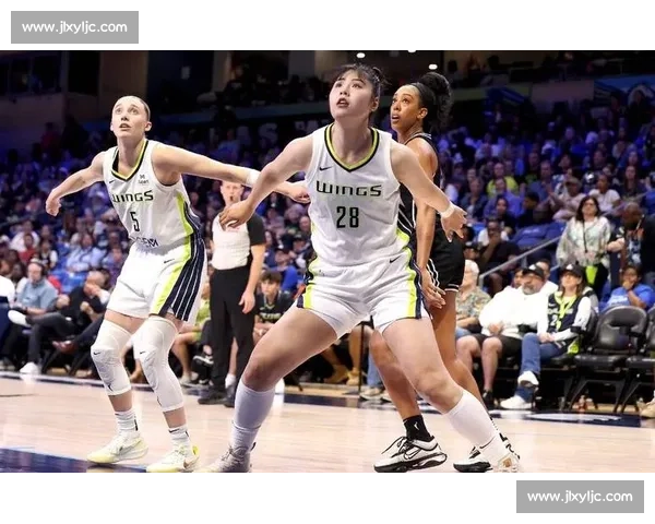 佩奇 21+8 难阻三连败！李月汝 8 篮板拼尽全力仍无力回天