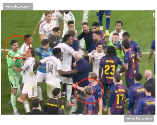 0-6 溃败怒火难平!居勒尔推搡亚马尔吃警告,巴萨新星笑对冲突 0-6 溃败怒火难平!居勒尔推搡亚马尔吃警告,巴萨新星笑对冲突