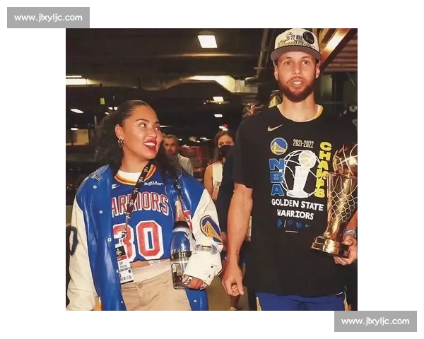 库里携妻观赛美网决赛 表情包抢镜阿耶莎妆容吸睛 库里携妻观赛美网决赛 表情包抢镜阿耶莎妆容吸睛